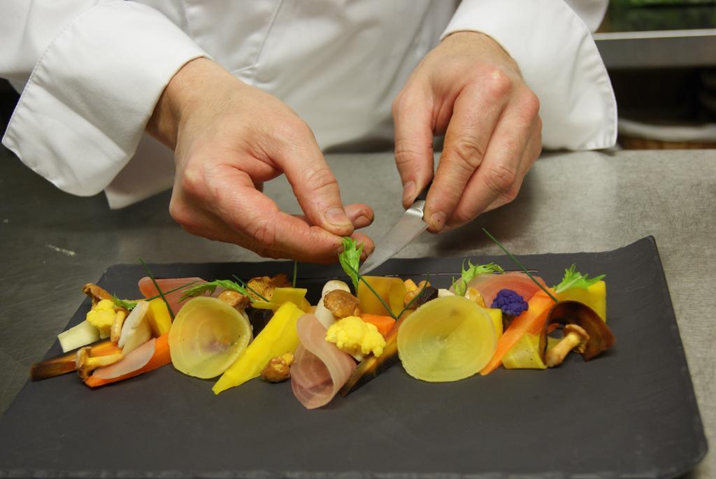 Logis Hotel Restaurant Des Voyageurs Tarnac Eksteriør billede