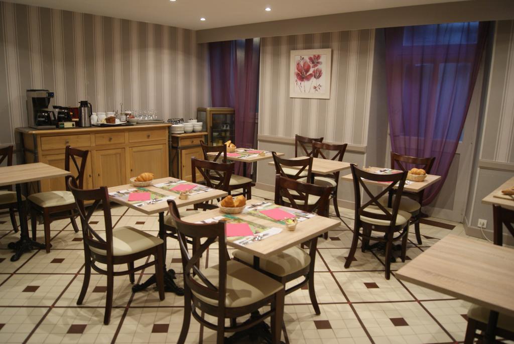 Logis Hotel Restaurant Des Voyageurs Tarnac Eksteriør billede