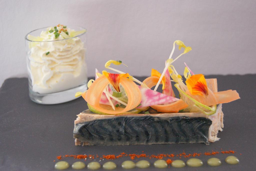 Logis Hotel Restaurant Des Voyageurs Tarnac Eksteriør billede